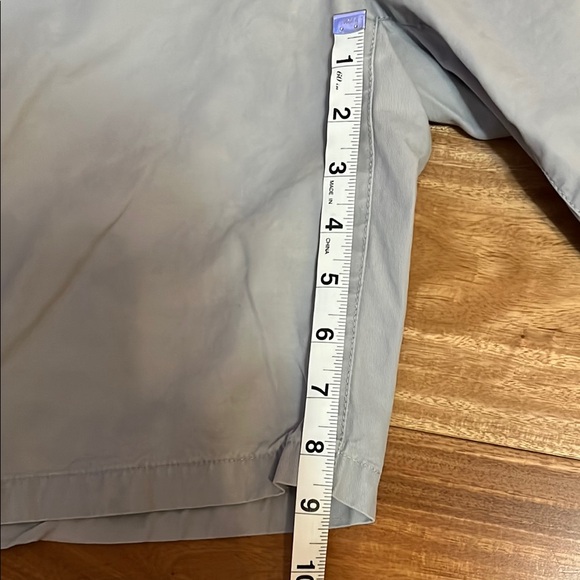 GAP Gray Flat Front Shorts with Classic Style - Picture 4 of 4